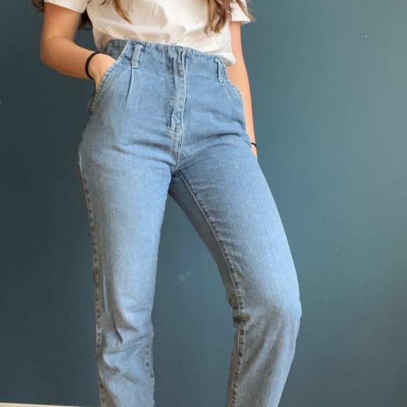 Unique Mom Jeans - Picture 4 of 6